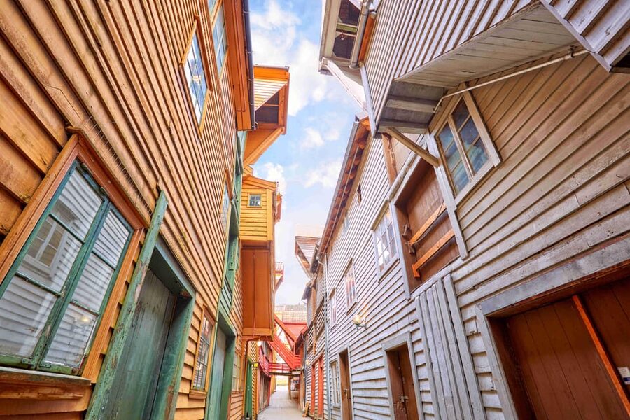 Bergen: Sightseeing Walking Tour with Ferry Ride - Øvregaten and the quieter lanes