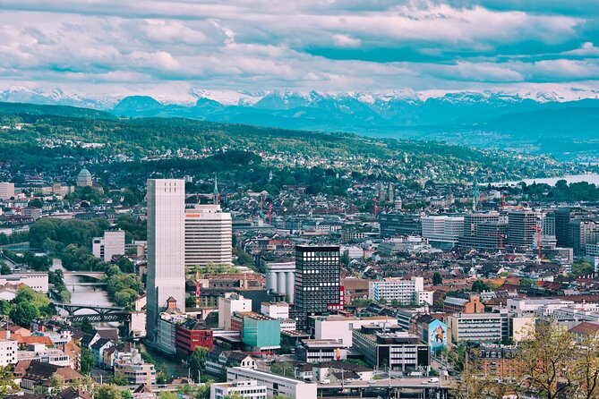 Best of Zürich & Surroundings: Walking Tour, Cable Car and Ferry - Starting with Zurich’s modern and historic sides