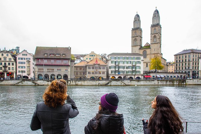 Best of Zurich Tour with Felsenegg Cable Car and Ferry Ride - Riding the Felsenegg cable car to 800 meters