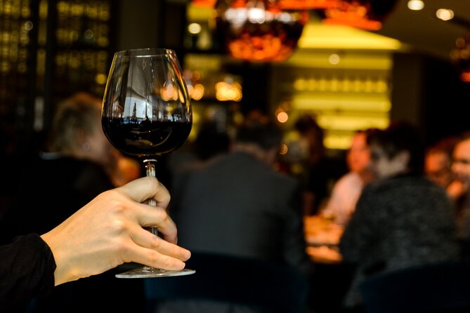 Boston Historic Taverns Tour with Tastings and Ferry - A Drink at the Warren Tavern