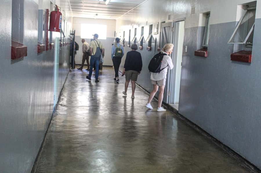 Cape Town: Robben Island ferry ticket plus Guided Tour - Is $71 good value?