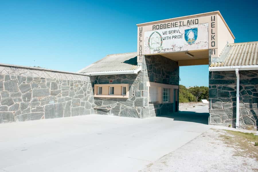 Cape Town: Robben Island Ferry Tour with 1-Way Hotel Pickup - The 45-minute ferry ride sets the mood