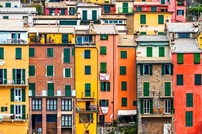 Cinque Terre Private Tour by Minivan and Ferry-Boat from La Spezia - Vernazza: one hour for the most photographed stop