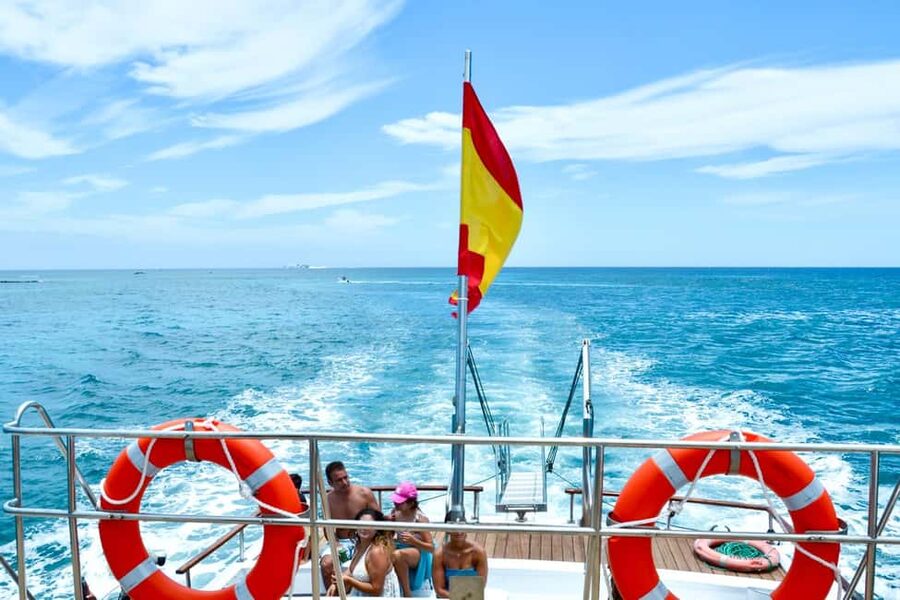 Corralejo: Snorkeling on Lobos Island & Return Ferry Ticket - What the 25-minute snorkeling session is like