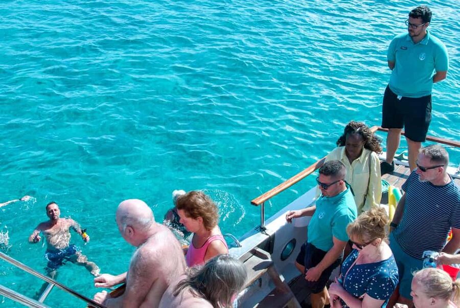 Corralejo: Snorkeling on Lobos Island & Return Ferry Ticket - Choosing the right return ferry