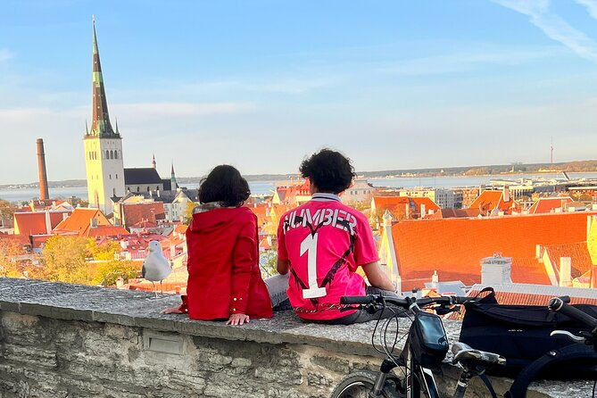 Day trip from Helsinki to Tallinn. Ferry included - Walking through Tallinn’s upper and lower old town