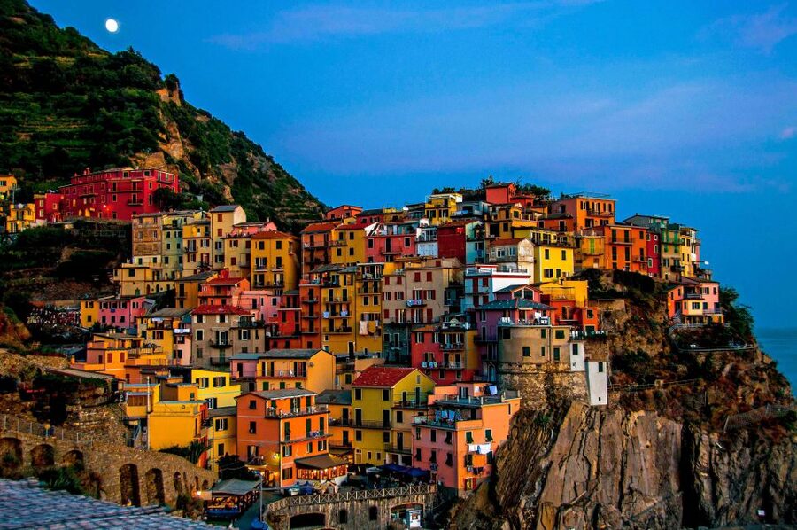 Exclusive Cinque Terre day tour by Ferry with stop in Pisa - Vernazza, lunch, and time by the sea