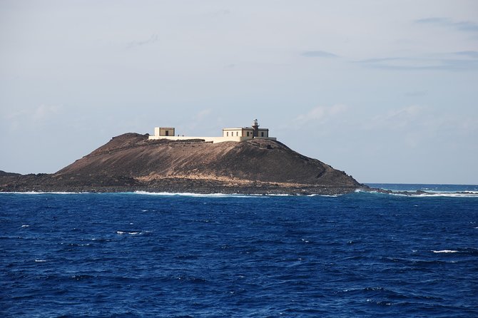 Ferry to Isla de Lobos: round-trip tickets from Corralejo - Crossing from Corralejo to a protected island