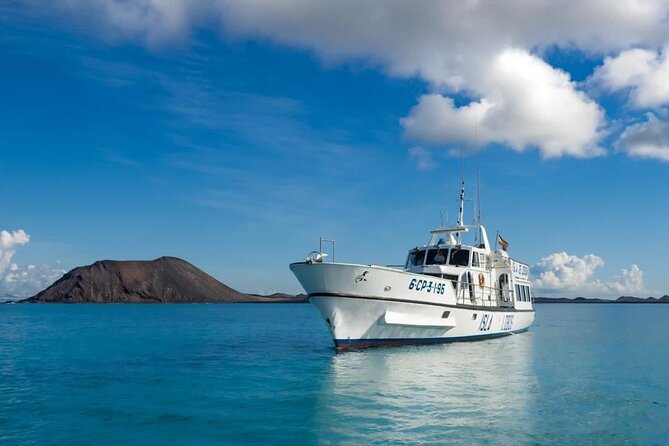 Ferry to Isla de Lobos: round-trip tickets from Corralejo - Landing at El Puertito and choosing your route
