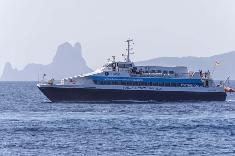 Formentera: discover our fast ferry + electric bike package. - Arriving at La Savina and collecting the electric bike