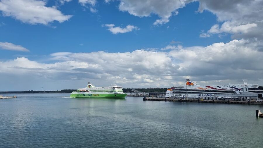 From Helsinki: Luxury Trip to Tallinn Ferry +VIP Car - What this Helsinki to Tallinn day trip actually offers