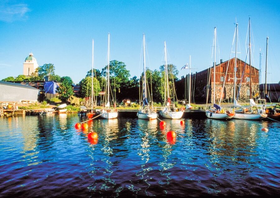 From Helsinki: Return Day Trip Ferry Ticket to Tallinn - How to use up to 9.5 hours in Tallinn