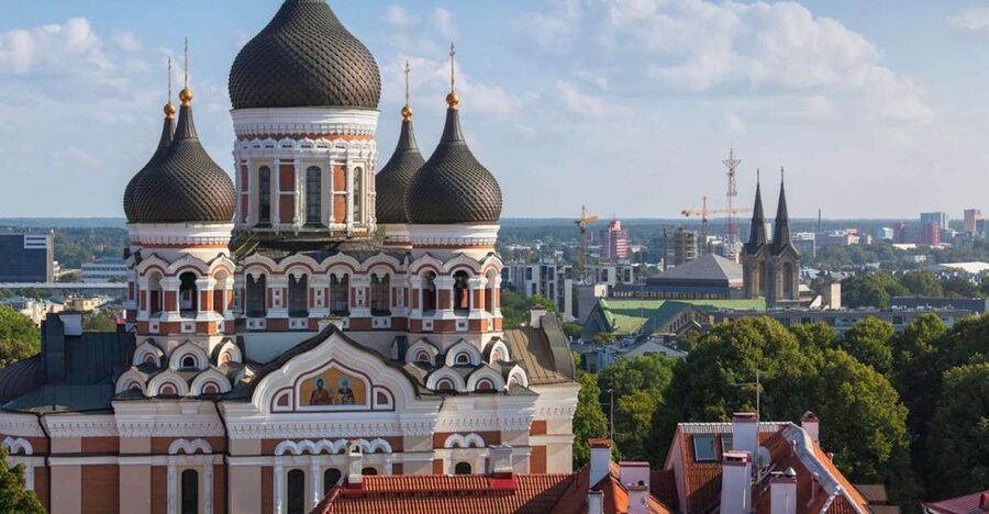 From Helsinki: Tallinn with Round-Trip Ferry & Guided Tour - Why a Helsinki day trip to Tallinn works
