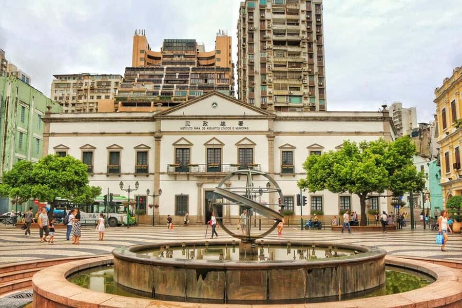 From Hong Kong: Macau Day Tour with R/T Ferry, Lunch, Pickup - Na Tcha Temple and the old city wall