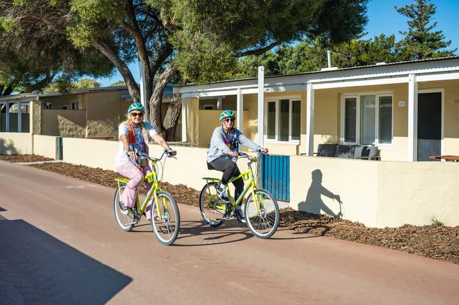 From Perth: Rottnest Island Full-Day Bike and Ferry Trip - Bays, Beaches, and the Eastern Side