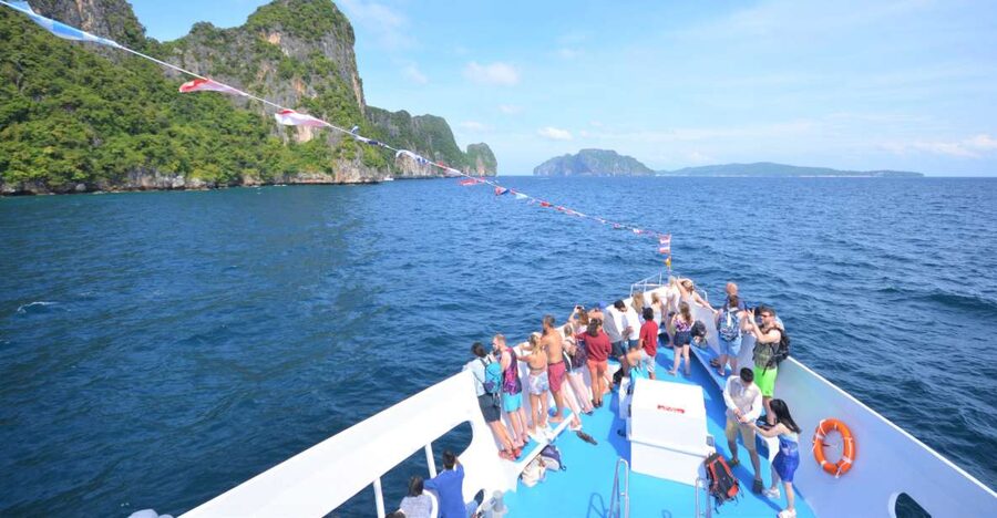 From Phuket: Snorkeling Ferry Cruise to Phi Phi Islands - A long but useful day from Phuket