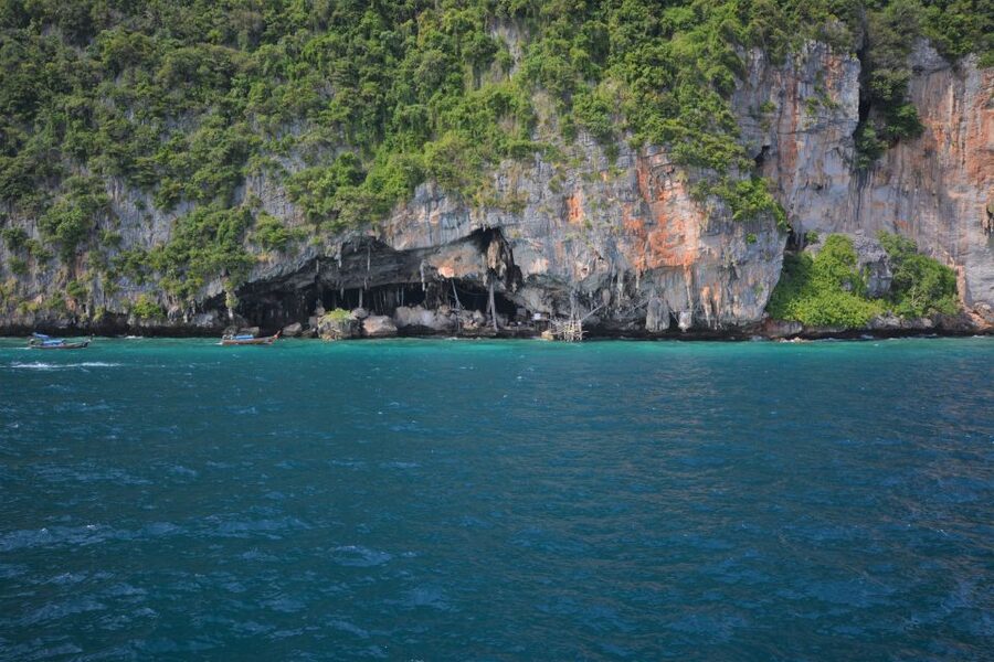 From Phuket: Snorkeling Ferry Cruise to Phi Phi Islands - The early start at Rassada Pier