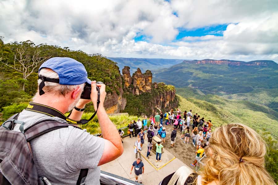 From Sydney: Blue Mountains, Scenic World, Zoo, & Ferry Ride - The Blue Mountains village and lunch break