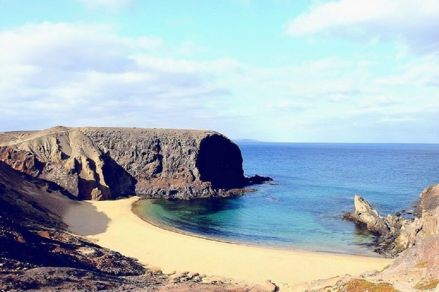 Fuerteventura: Round-Trip or 1-Way Ferry Ticket to Lanzarote - Adding Timanfaya National Park to your day