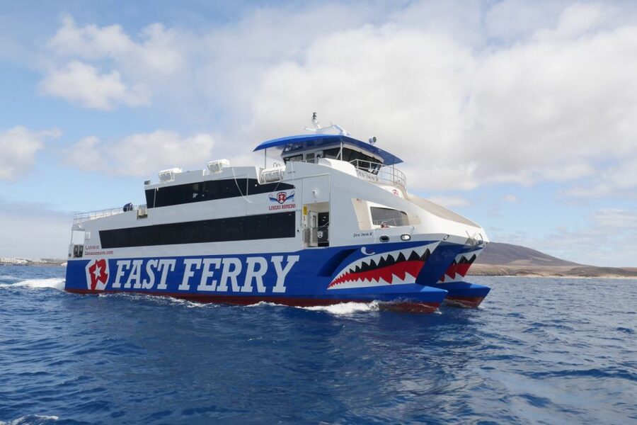 Fuerteventura: Round-Trip or 1-Way Ferry Ticket to Lanzarote - Who this ferry suits best