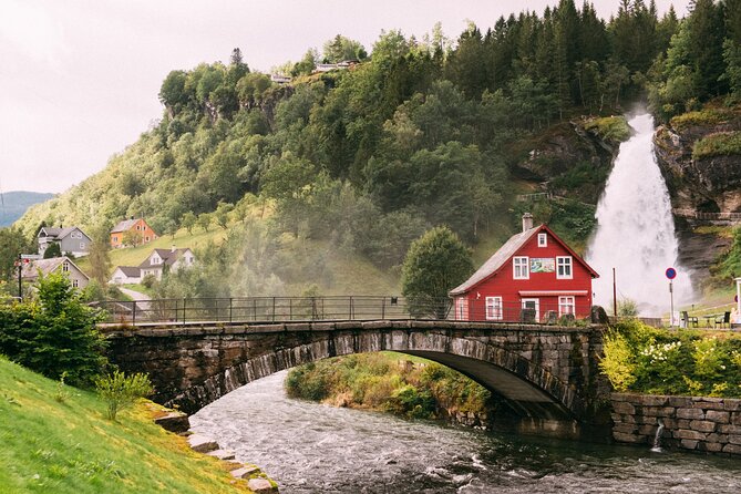 Guided tour to Hardanger Fjord, Waterfalls and Ferry Crossing - Key points to know before booking