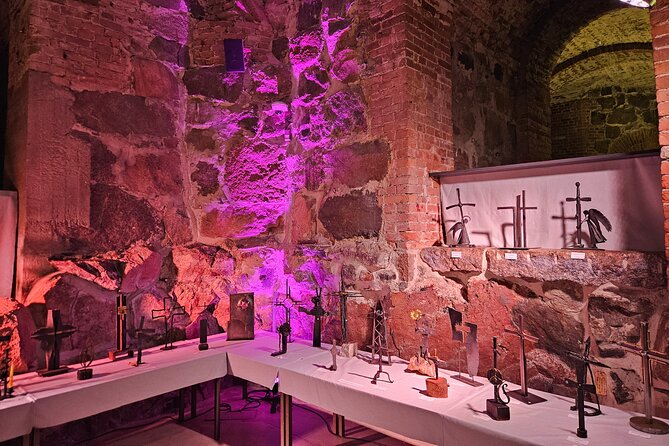 Helsinki & Suomenlinna: City Highlights Tour with Ferry Ride - Sibelius Monument and Finland’s musical identity