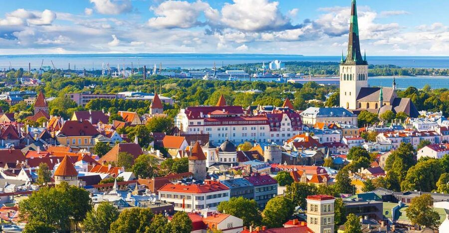 Helsinki: Tallinn Guided Day Tour with Ferry Crossing - Free time for lunch, shops, and a second look