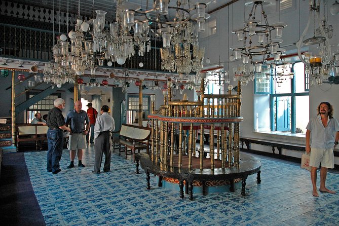 Highlights of Cochin Group Tour by Local Ferry ,Tuc-Tuc ,Local Bus and Foot . - Jew Town, the synagogue, and Mattancherry Palace