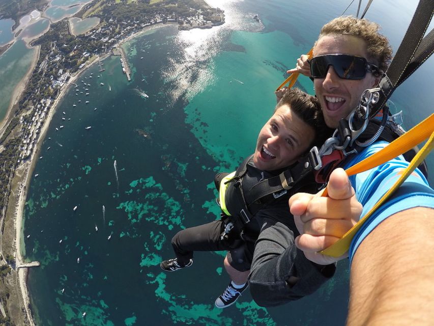 Hillary's Harbour: Rottnest Island Skydive and Ferry Package - Climbing to 10,000 or 15,000 feet