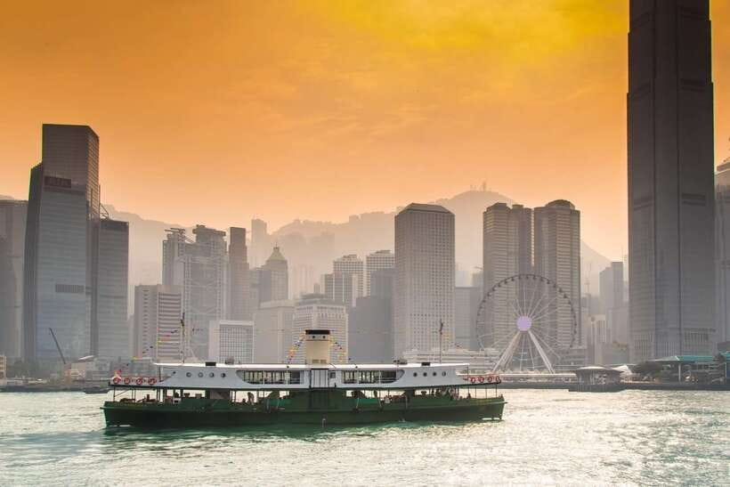 Hong Kong: Star Ferry Victoria Harbour Cruise & Light Show - Why the harbor is the right place for the light show