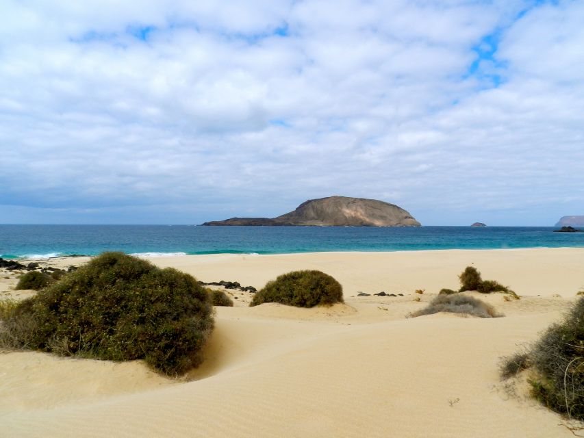 Lanzarote: Return Ferry to La Graciosa with Bus Pickup - The Return Ferry at 4:00 PM