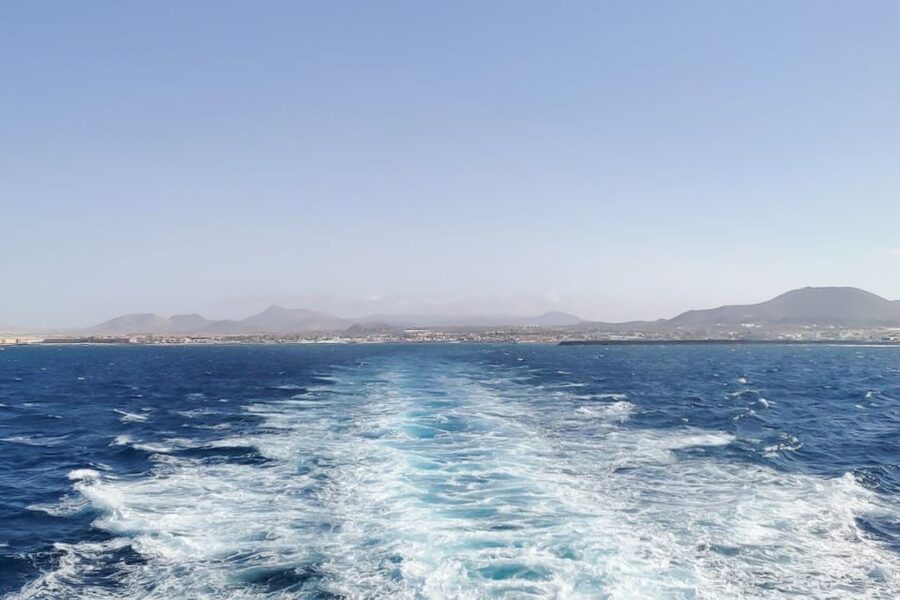 Lanzarote: Return or 1-Way Ferry to Fuerteventura with Wifi - Comfort, staff, and small practical concerns
