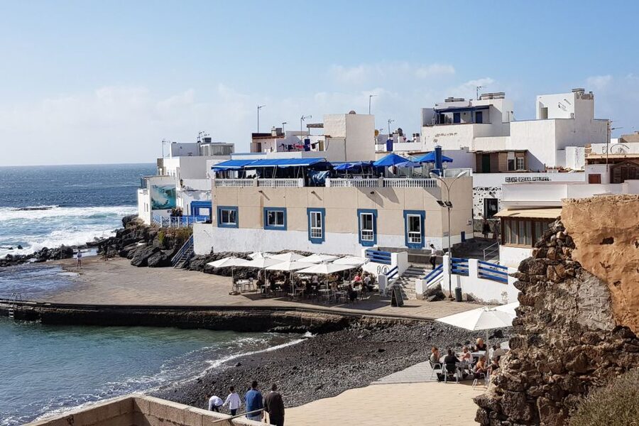 Lanzarote: Return or 1-Way Ferry to Fuerteventura with Wifi - Who should book the Playa Blanca ferry?