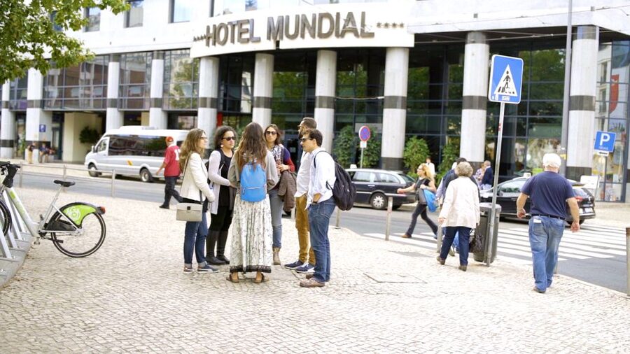 Lisbon Hidden Gems Walk: Traditions, Lunch & Ferry Ride - Seafood rice and Vinho Verde in Cacilhas