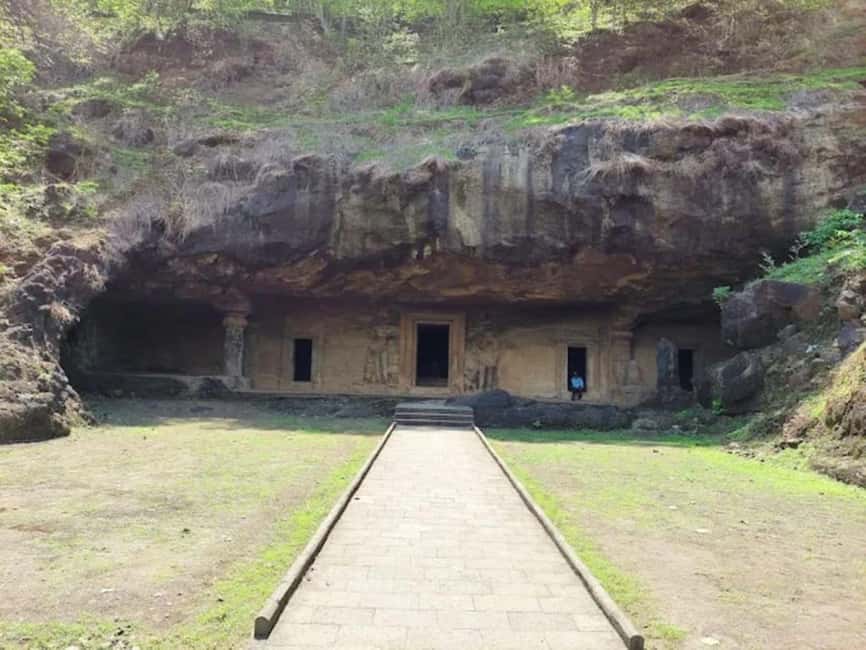 Mumbai: Elephanta Caves Guided Tour with Ferry & Lunch - Lunch after the caves
