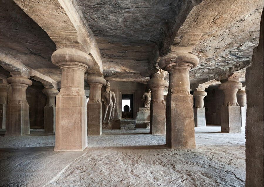 Mumbai: Elephanta Caves Private Tour with Ferry Ride - Reaching the ancient cave complex