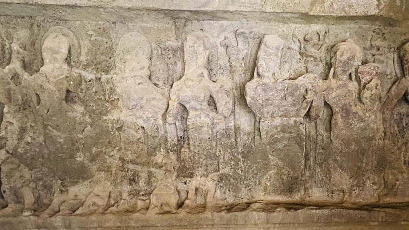 Mumbai: Half Day Elephanta Caves Guided Tour with Ferry Ride - The climb from the island landing