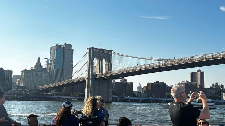 NYC: Brooklyn Bridge and DUMBO Tour with East River Ferry - Why this Brooklyn Bridge and DUMBO route works