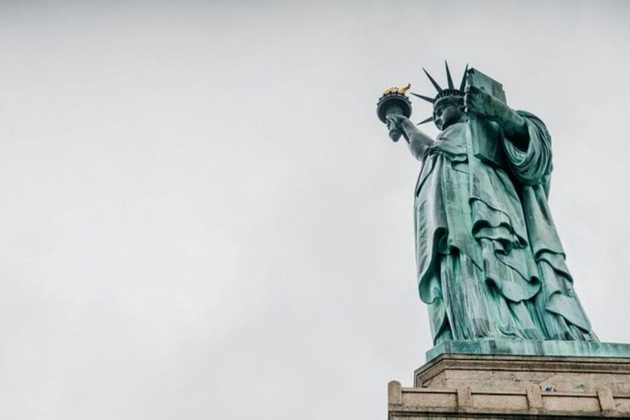 NYC: Statue of Liberty and Ellis Island Tour with Ferry - Liberty Island with a local guide
