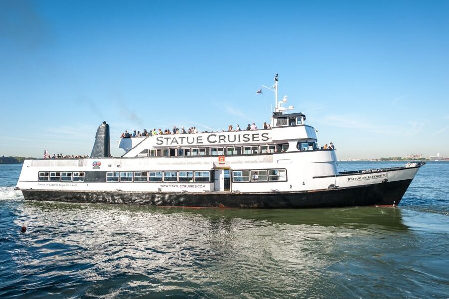 NYC: Statue of Liberty and Ellis Island Tour with Ferry - Meeting at Castle Clinton in Battery Park