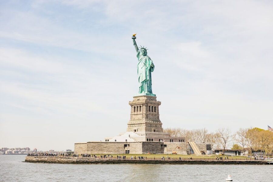 NYC: Wall Street Tour with 9/11 Memorial and Statue Ferry - Key points to know before booking