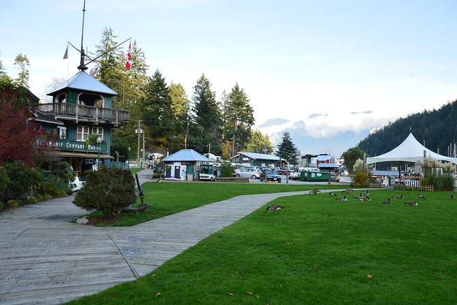 Photography, Hiking & Ferry to Bowen Island - Snug Cove and the Bowen Island Visitor Centre