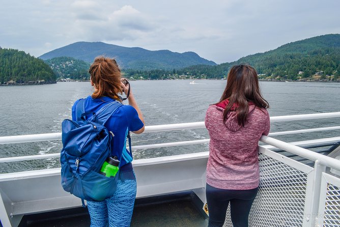 Photography, Hiking & Ferry to Bowen Island - Meeting Nafees and leaving downtown Vancouver