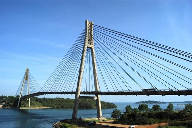 PRIVATE: Batam day tour with Ferry, 2-hour Massage and Lunch from Singapore - Meeting your guide and seeing Batam by car