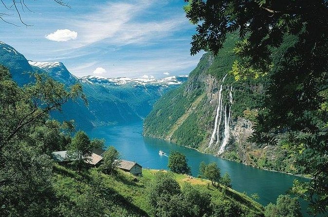 Private Full Day Ferry Trip To Geirangerfjord From Ålesund - Along the Eagle Road toward Eidsdal
