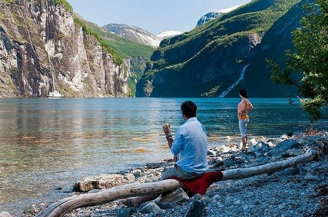 Private Full Day Ferry Trip To Geirangerfjord From Ålesund - Practical details before you reserve