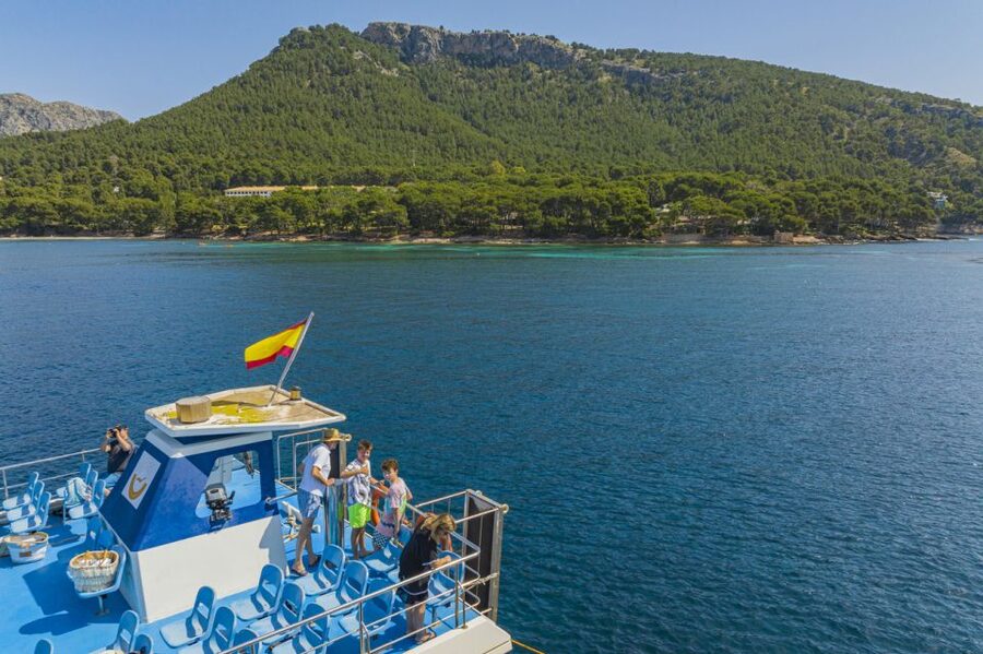 Puerto Pollença: Ferry to Formentor Beach - The crossing: good views, limited commentary