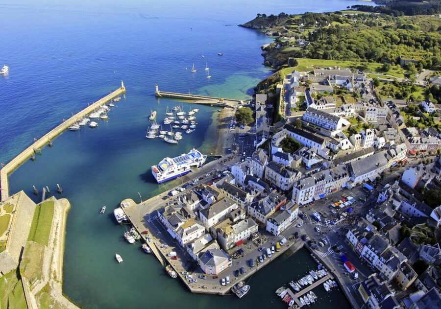 Quiberon: Ferry Ticket from/to Belle-Île-en-Mer, Sauzon - The Citadelle Vauban and the island’s historic side