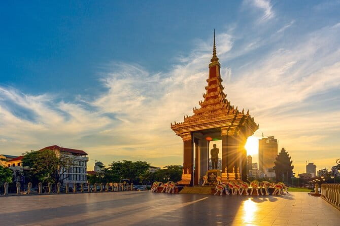 Riverside Walking Tour with Snack, Drinks & Local Ferry Ride - Wat Botum Park and the optional insect stop