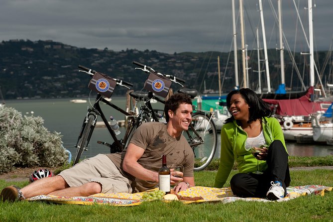 San Francisco Golden Gate To Sausalito Bike Tour - The Warming Hut and Fort Point photo stop